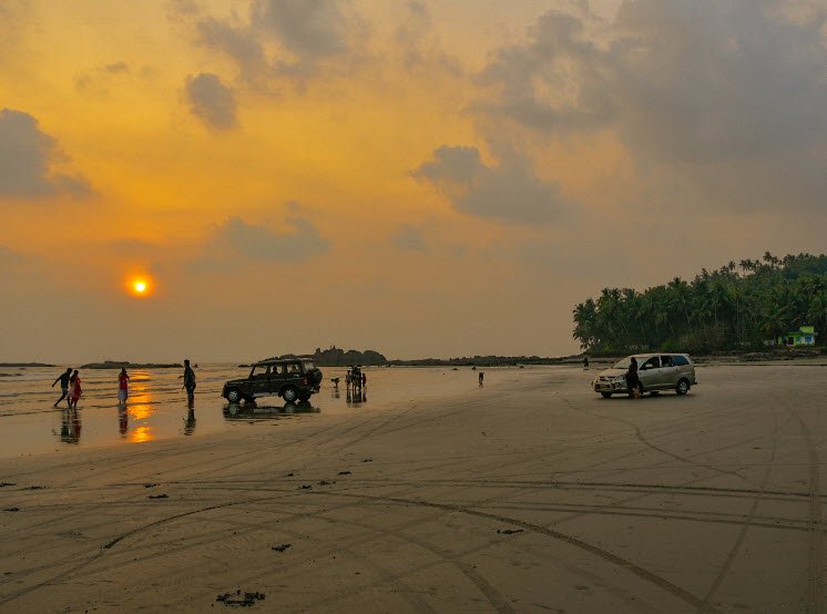 Muzhappilangad Beach, Kannur, Kerala - Vushii.com